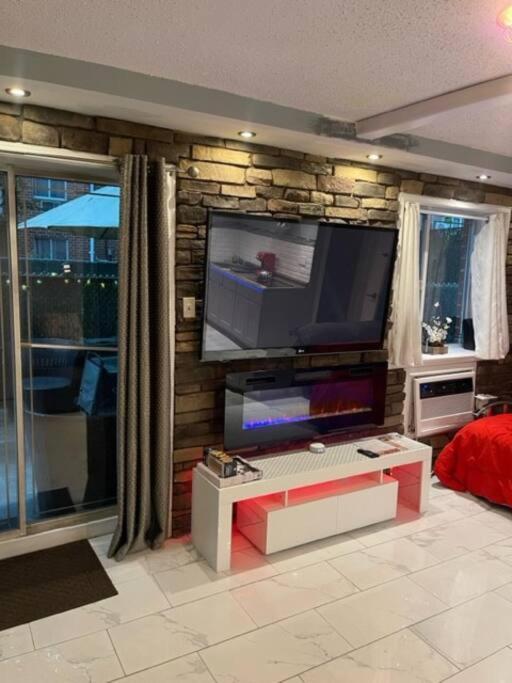 Brooklyn Luxury Spring Retreat With Private Outdoor Space 뉴욕 외부 사진