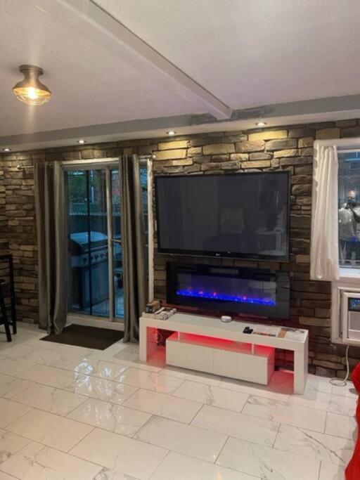 Brooklyn Luxury Spring Retreat With Private Outdoor Space 뉴욕 외부 사진